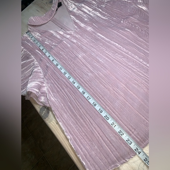 NWOT Marciano Flutter Sleeve Crushed Velvet Top - Picture 13 of 17